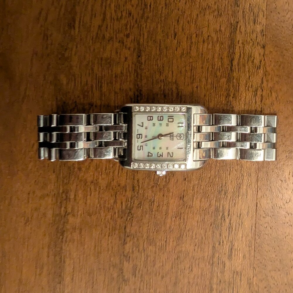 Swiss Army Alliance Diamond Tank 24776 Women's Watch + 18 Diamonds - Picture 3 of 8